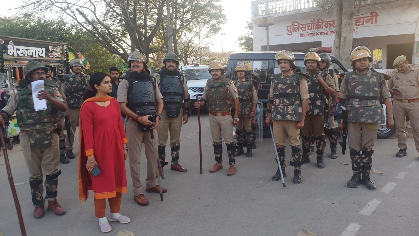 पिहानी में दंगा नियंत्रण रिहर्सल: पुलिस की तत्परता और इलाके के लोग चौंके