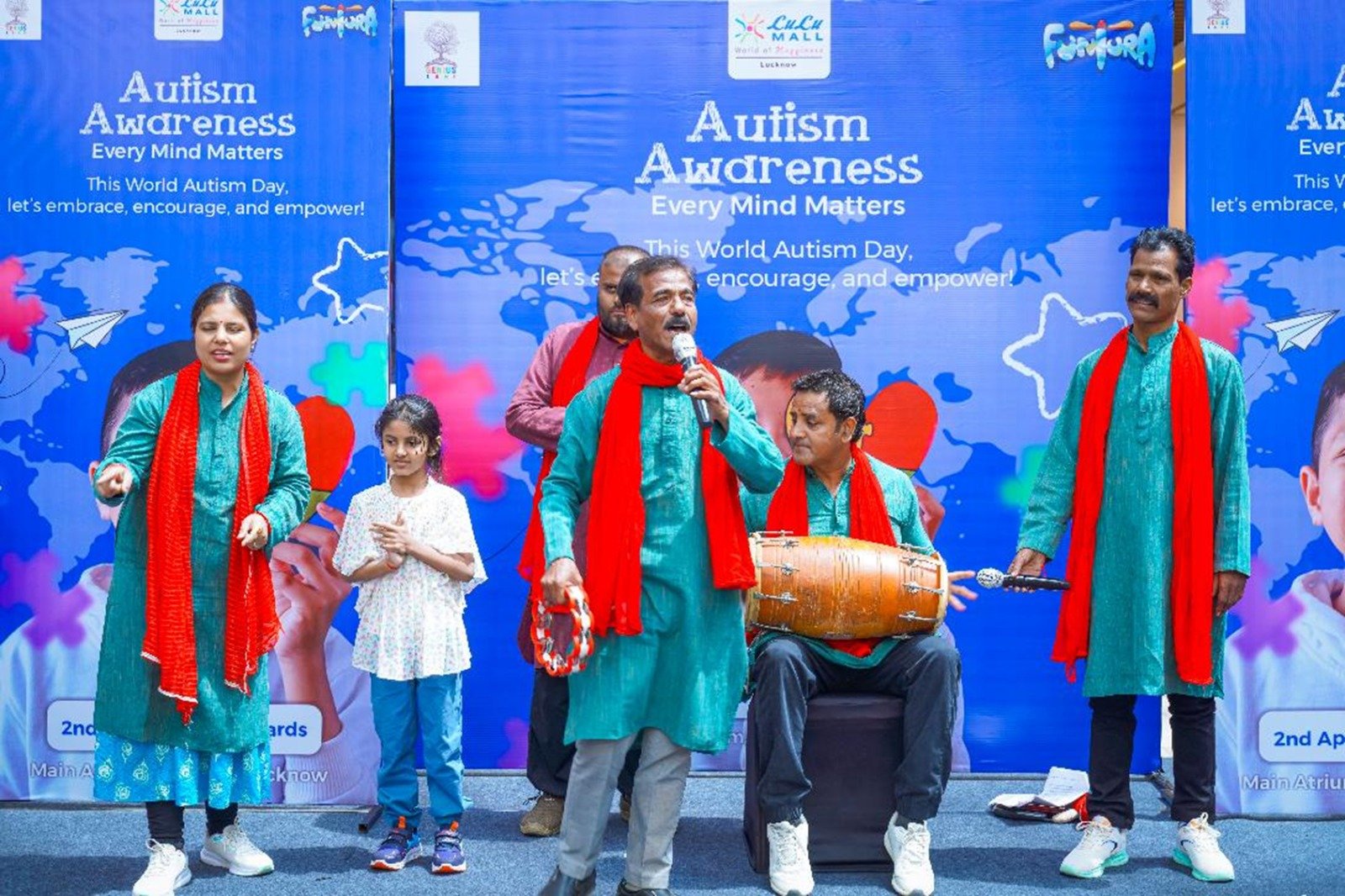 Lulu Mall Lucknow ने ऑटिज़्म दिवस पर जागरूकता अभियान चलाया