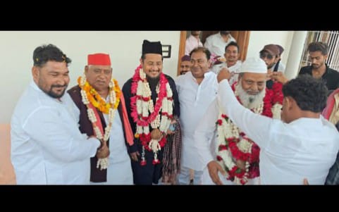 मक्का-मदीना रवाना हसीब खान के माता-पिता