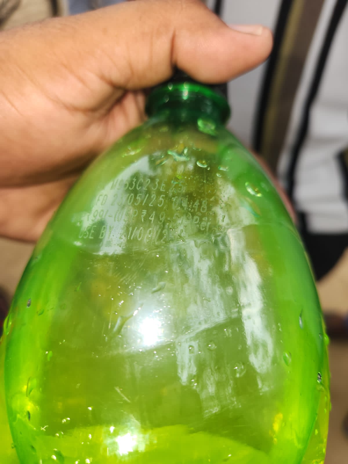 लाखों रुपये कीमत की पकड़ी गई नकली कोल्डड्रिंक, मचा हड़कंप