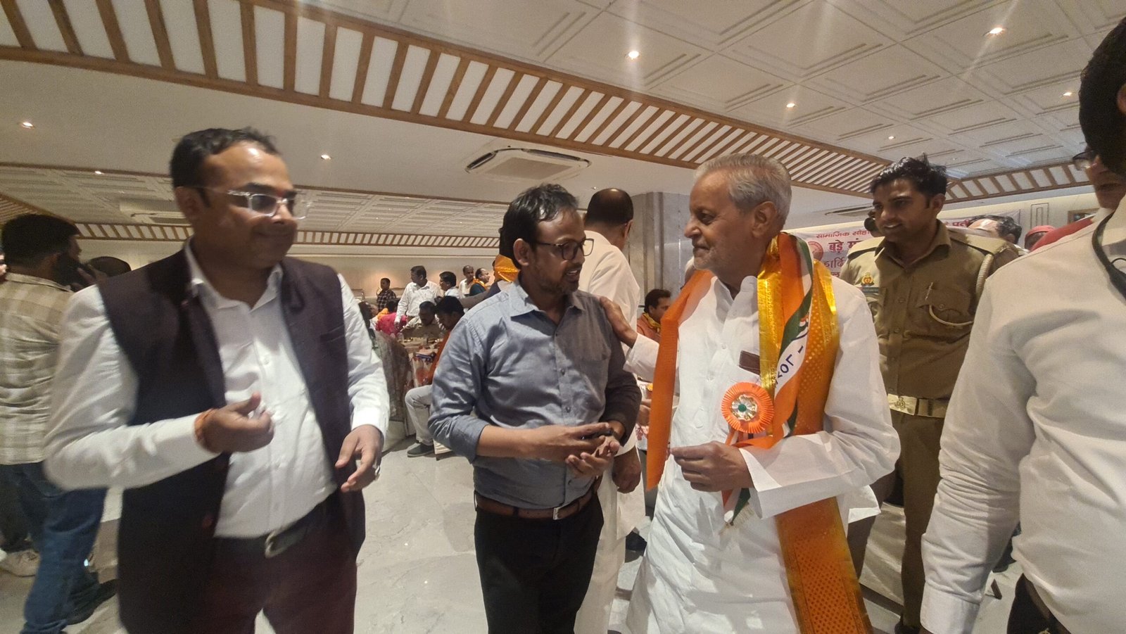 UP Patrakar Association का भव्य बड़ा मंगल भंडारा  Divya Giri  Bada Mangal 2025  Lucknow News