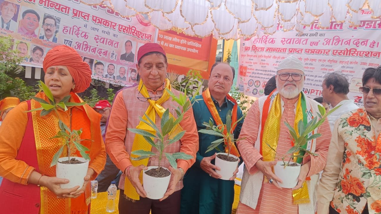 बड़े मंगल पर पत्रकार एसोसिएशन का ऐतिहासिक भंडारा सम्पन्न 