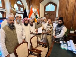 मस्जिदों के लाउडस्पीकर को लेकर कार्रवाई के खिलाफ फेडरेशन ने सौंपा ज्ञापन