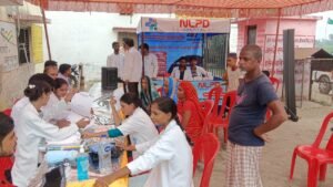 शहाबपुर में डॉक्टरों ने मुफ्त में की रोग जांच