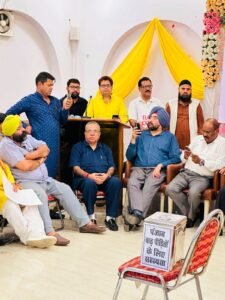 बाढ़ पीड़ितों की मदद को लखनऊ एकजुट हो गया