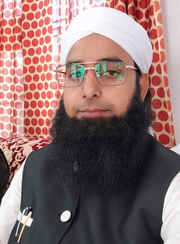 AIMIM party barabanki पार्टी कार्यकर्ता मौलाना मसीहुर्रहमान मजाहिरी को बधाई देते हुए।