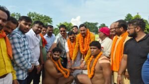 दशहरा मेला पर विशाल दंगल का आयोजन, नामी पहलवानों ने जमाया दम
