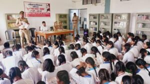 सुरक्षा को लेकर छात्राओं को किया गया जागरूक।  