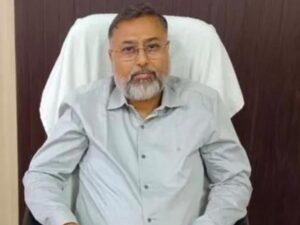 डीएम की चुप्पी पर उठे सवाल, अब क्या कार्रवाई  