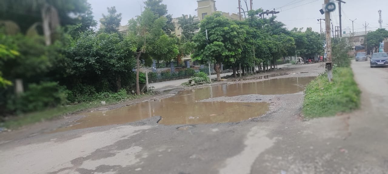 ब्रज यातायात एवं पर्यावरण समिति ने की शिकायत