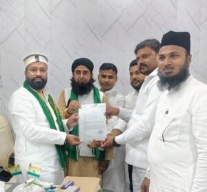 barabanki news बाराबंकी में AIMIM नेताओं के साथ मौलाना मसीहुर्रहमान मजाहिरी।
