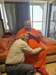 जगद्गुरु रामभद्राचार्य का मिला अभूतपूर्व स्नेह और आशीर्वाद