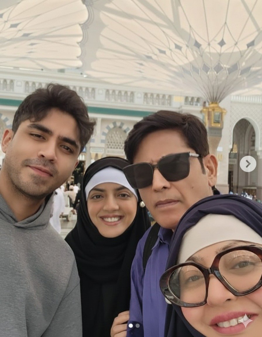 एक्टर आसिफ शेख ने परिवार के साथ किया उमराह