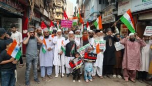 33 वर्ष बाद भी बाबरी मस्जिद की शहादत पर मुंबई की सड़कों पर गूंजी अज़ान और दुआ