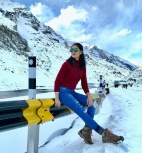 पहाड़ विनम्र बनाते और ऊर्जा से भर भी देते हैं