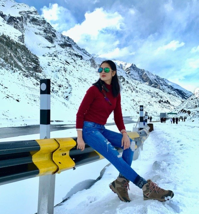 पहाड़ विनम्र बनाते और ऊर्जा से भर भी देते हैं