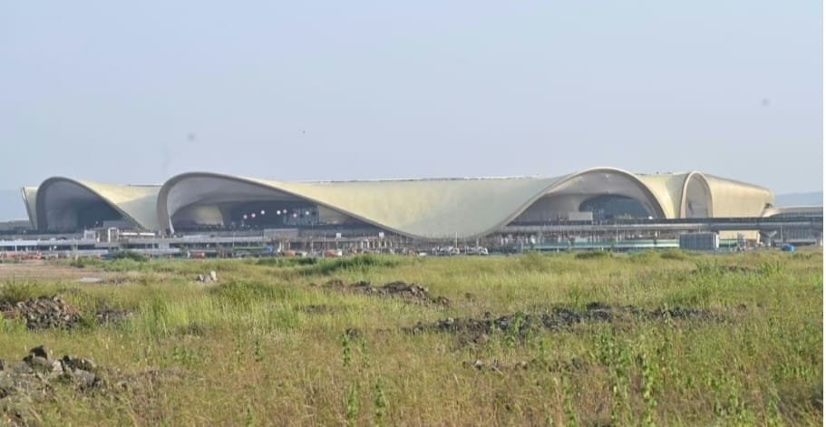 क्या 'NM' का मतलब नरेंद्र मोदी है? कांग्रेस ने नवी मुंबई हवाई अड्डे के नाम पर संदेह जताया