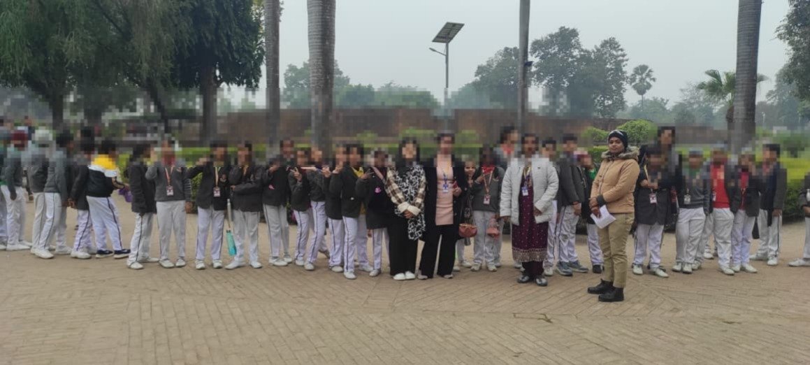 मिशन शक्ति के तहत छात्राओं को किया जागरुक