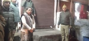 कप्तानगंज में नितेश मेडिकल स्टोर सीज