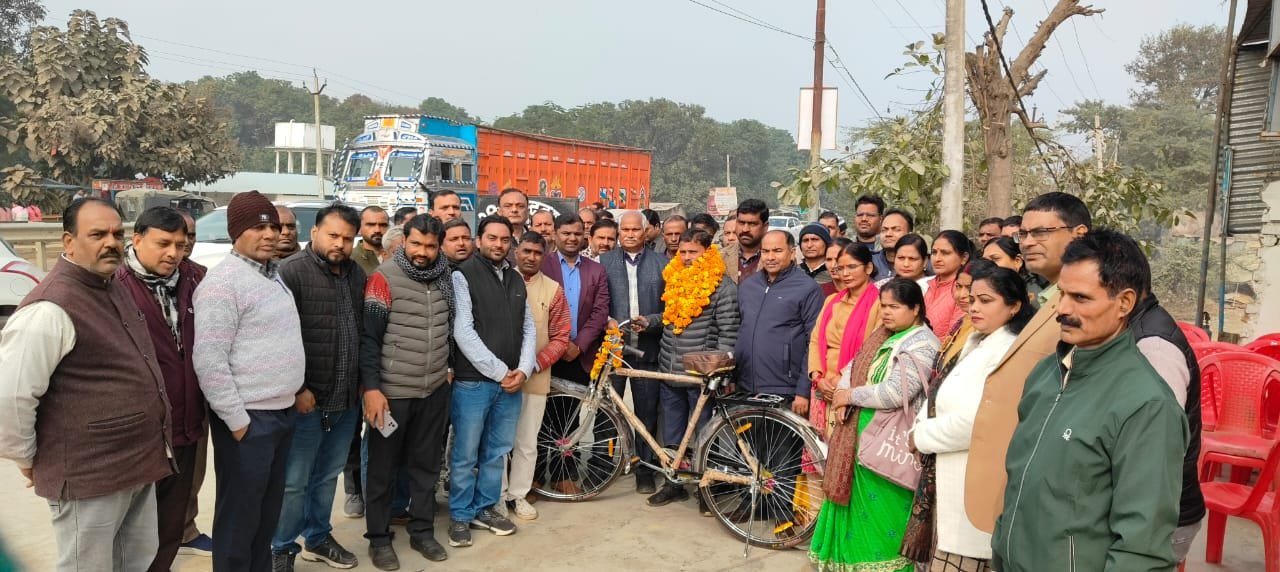 ब्लाक मसौली के प्रथम शिक्षामित्र मंशाराम की भावपूर्ण विदाई