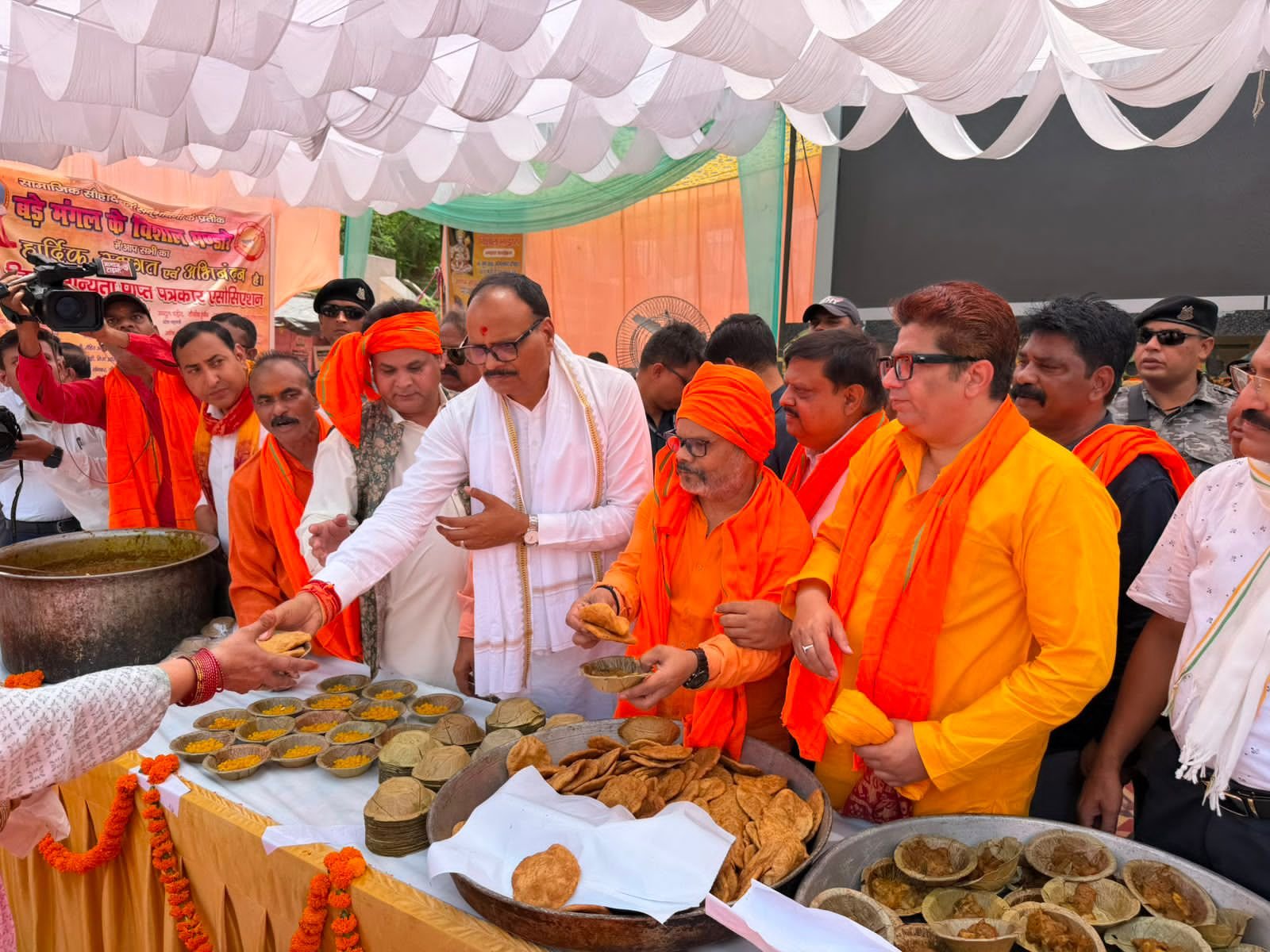 Lucknow Bhandara