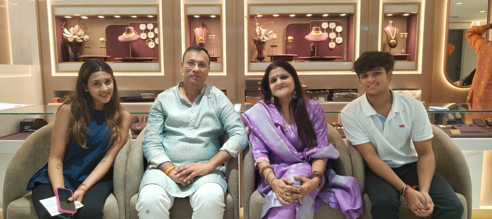 संजय अग्रवाल और विरासत बाय राम कुमार अग्रवाल जेम्स एंड ज्वेल्स