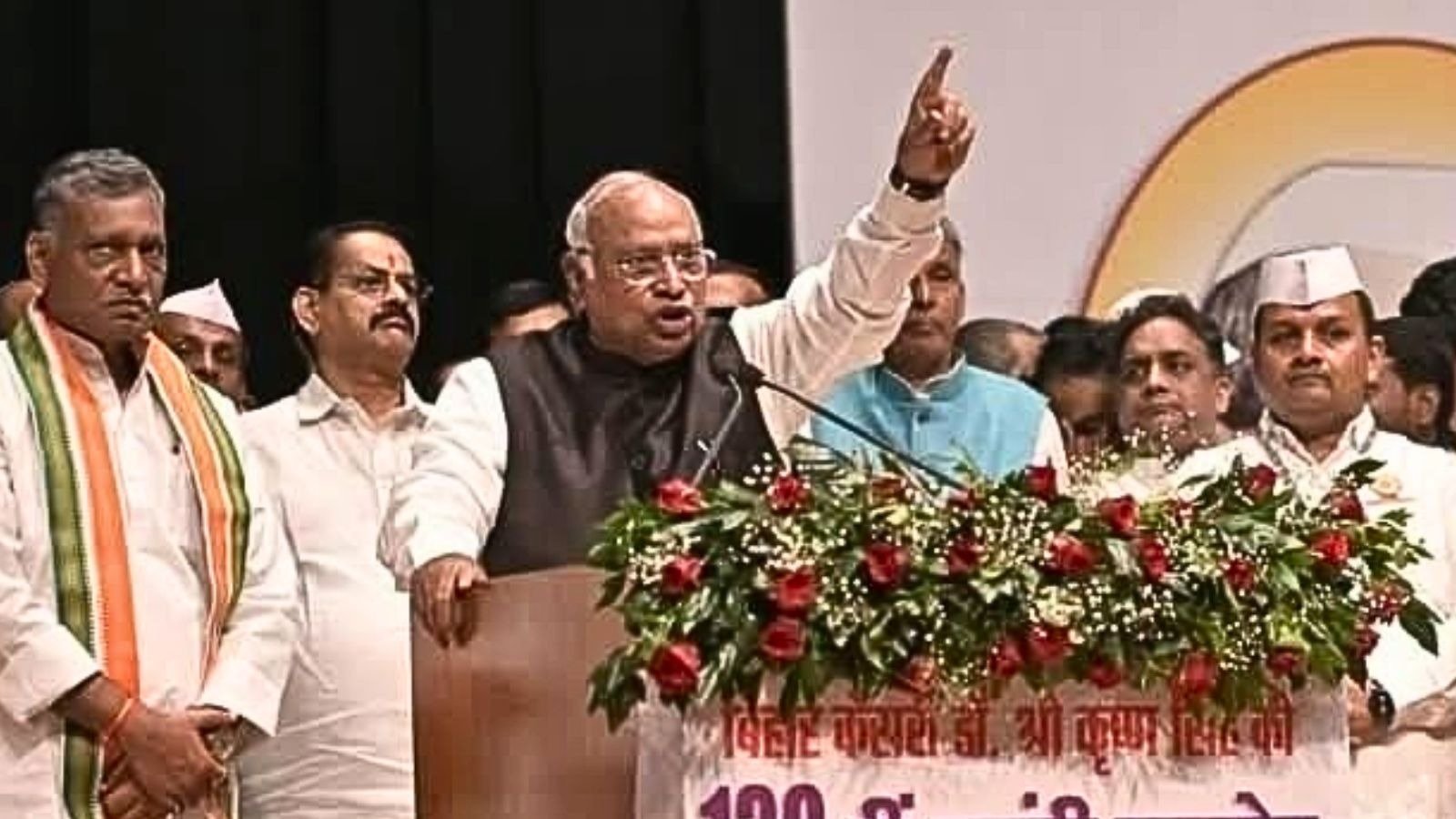 Vote Chori के आरोपों पर खड़गे का हमला, चुनाव आयोग निशाने पर