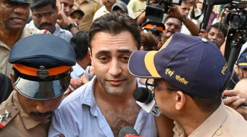 Imran Khan को राहत, भारत छोड़ने के नोटिस पर रोक